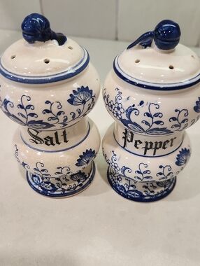 Vintage Blue Onion Salt and Pepper Shakers - Made In JAPAN